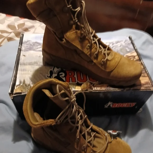 Rocky brand mens boots. New in box. Size 6.5 - Picture 8 of 16